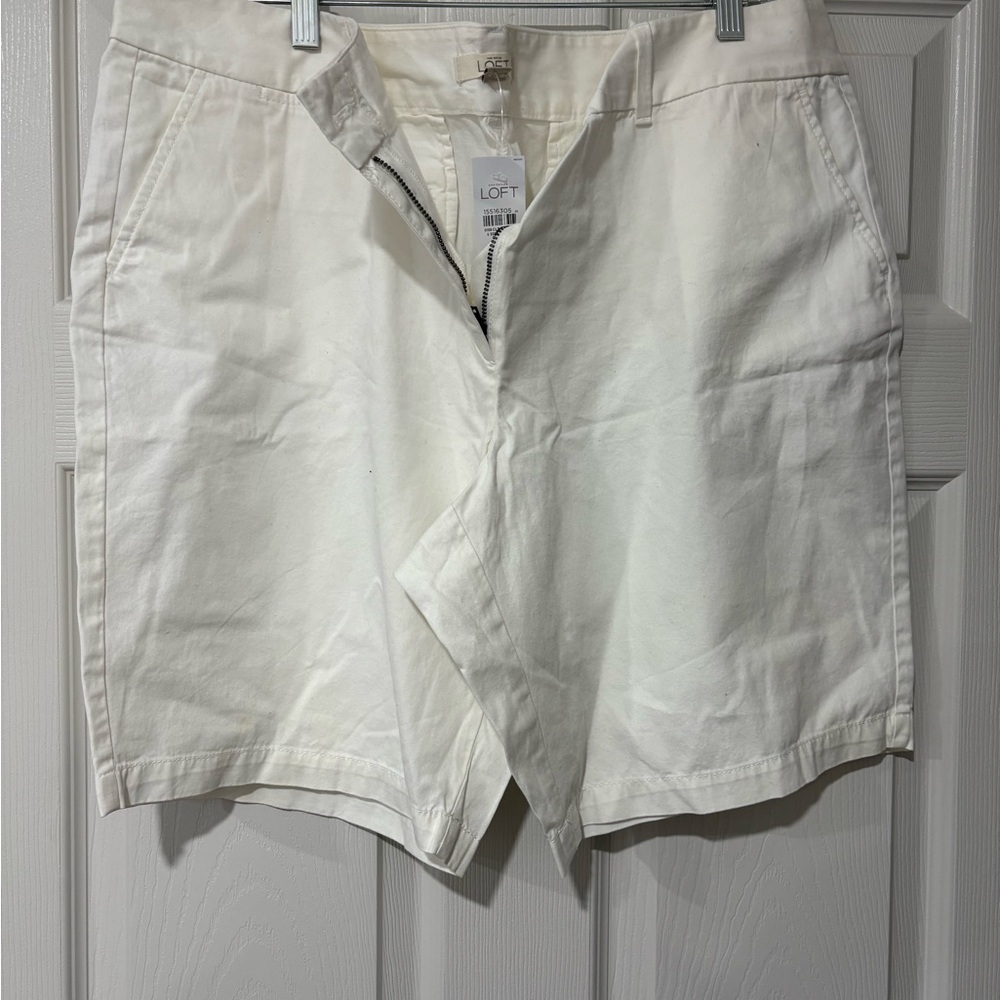 LOFT Cream Textured Short